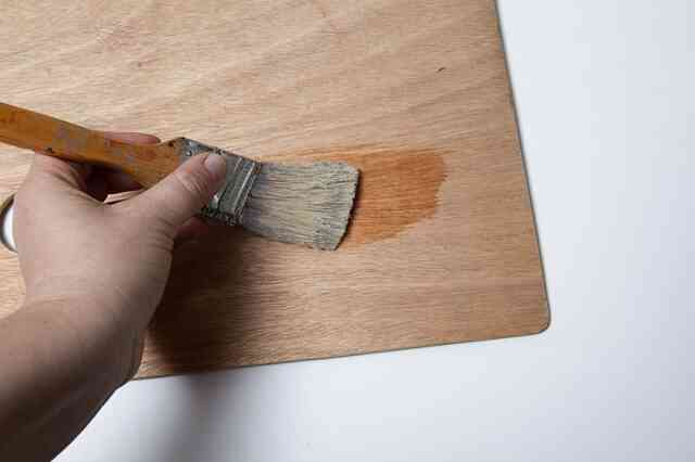 Wie man ein Künstler, der Holz-Palette