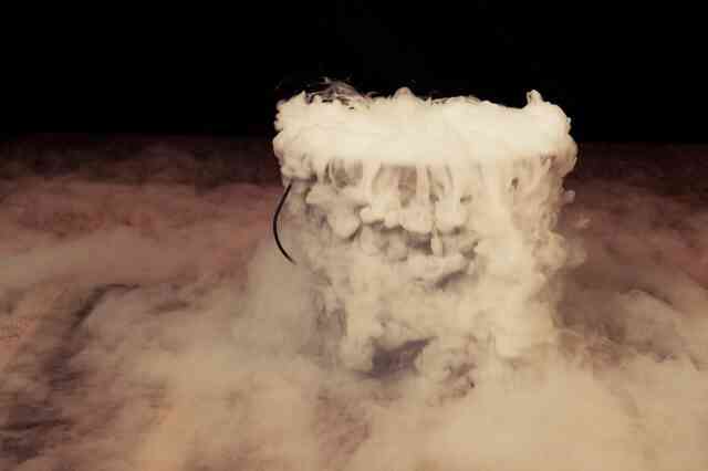  Wie erstelle ich eine hausgemachte Nebelmaschine mit Trockeneis