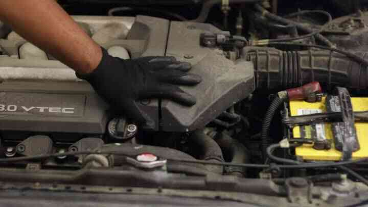  Wo befindet sich die Starter auf einem 1995 Honda Accord?
