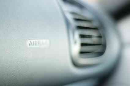  Wie ein Nissan Xterra Airbag Licht zu beheben
