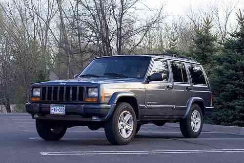 Wie zu Deaktivieren Sie eine Check-Engine Licht auf einem Jeep Cherokee