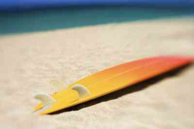 Wie man eine Miniatur Surfbrett Aus Schaumstoff