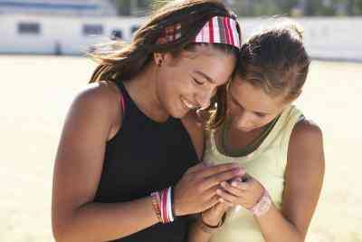 Wie man eine Freundschaft Armband von String Mit Bildern