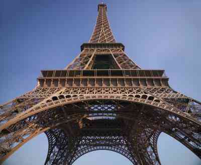 Wie man ein Stabiles Eiffel Turm Vase Herzstück