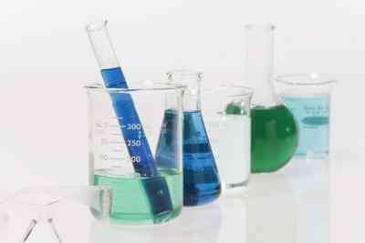 Werkzeuge für ein Science-Lab in der Schule