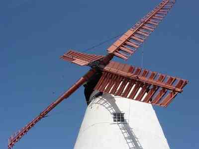 Wie erstelle ich eine Windmühle aus Pappe