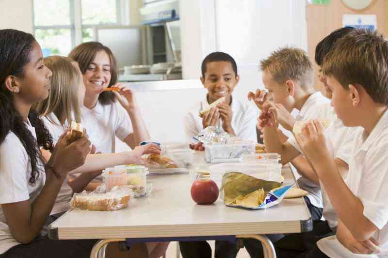 Mittags-Aktivitäten an der Schule