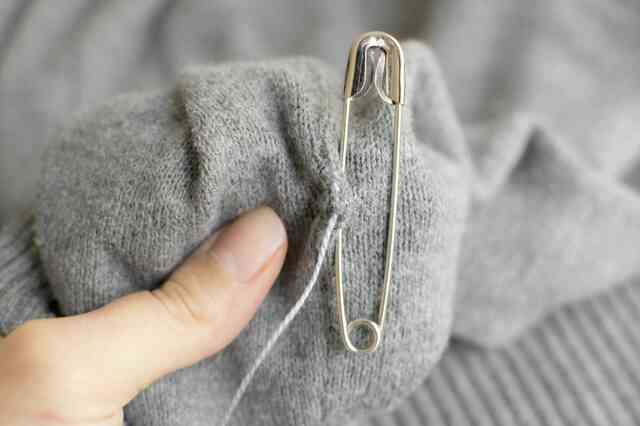 Wie zu Reparieren Löcher in Kaschmir-Pullover