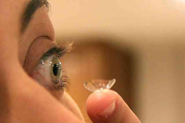 Woher Weiß Ich Ob Kontaktlinse Noch Im Auge Ist Woran erkenne ich, ob meine Kontaktlinse im Auge ist?