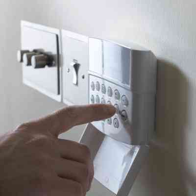 Wie man Erstellen Sie einen Temporären Benutzer für eine ADT-Honeywell Home Alarm System