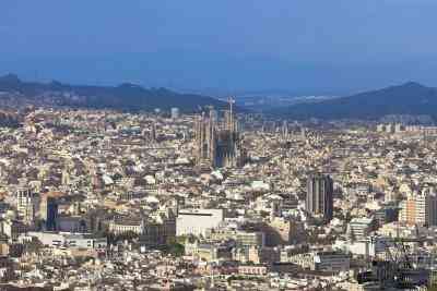 Wie man vom Flughafen Barcelona nach Barcelona Stadt-Zentrum