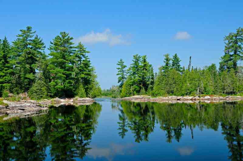 Seen, die Motorboote in Ontario nicht zulassen