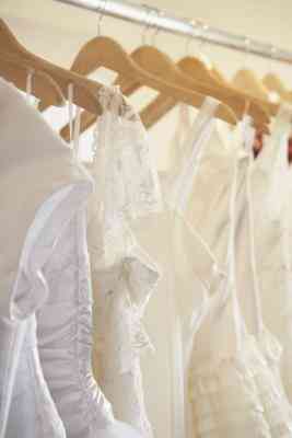 Wie man einen Hochzeitskleid geschnitten