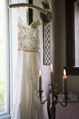 Wie zu Verschönern Hochzeitskleid mit Perlen