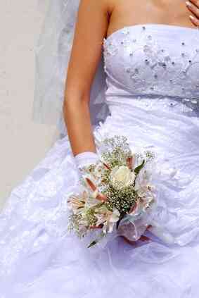 Wie man die Farbe einer Hochzeit Kleid