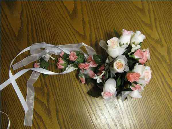 Wie man Bögen für die Hochzeit Bouquets