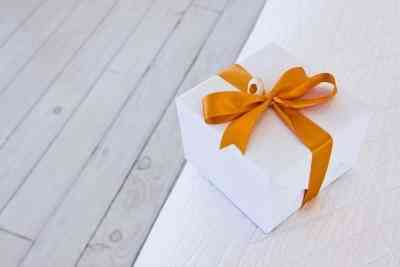 Wie erstelle ich eine Hochzeit Empfang Karte Geschenkbox