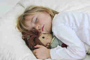Ein Kleinkind Schlaf Problem anzugehen – Tipps für Eltern