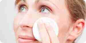 Ausblenden von einem Pickel: Make-up-Tipps für klare Haut